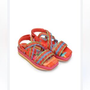 NWOB Farm Rio Platform Sandals in Ipanema Red